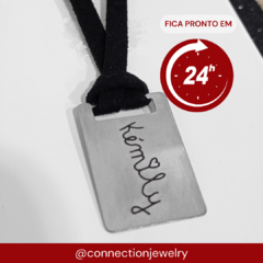 INOX COLAR PLACA VERTICAL ESCRITA DE CRIANÇA CORDÃO DE COURO - EXIN 0025 - comprar online
