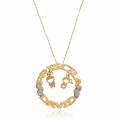 MANDALA COM NOMES PERSONALIZADO E BONECOS PENDURADOS - MD 75 BANHADO OURO 18K