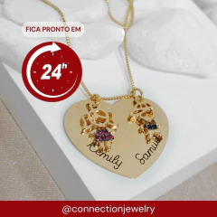 COLAR CORAÇÃO COM NOME E 2 BONECOS DE ZIRCONIA COLORIDA - BANHADO OURO 18K EX 0013 - comprar online