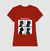 Camisa vermelha feminina com estampa de quatro personagens estilizados, incluindo gatos com o texto "GORIKATZ" e "LAZY DAYS".