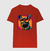 Camiseta masculina vermelha com estampa de um bulldog francês usando óculos escuros e um lenço colorido.