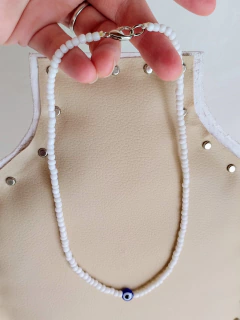 Collar BÁSICO blanco - Amuleto