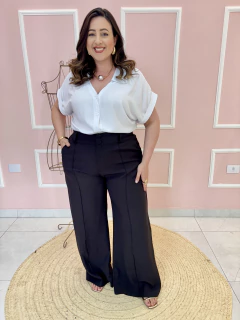 Pantalona Mariana Plus Size Crepe Marant Botão Duplo - comprar online