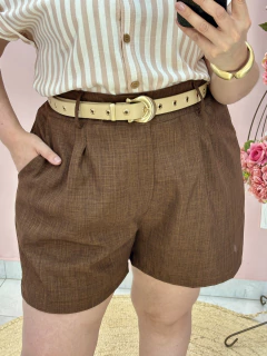 Shorts Larissa Linhão Botão Duplo Plus Size - comprar online