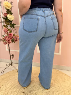 Calça Jeans Wide Leg com Ajuste na Cintura Plus Size - Madê Curves