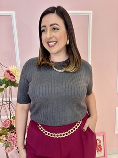 Blusa Eliana Plus Size Modal Soft Trama Risca Manga Curta - comprar online