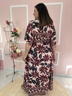 Vestido Plus Size Fluity Manga Curta Estampado na internet