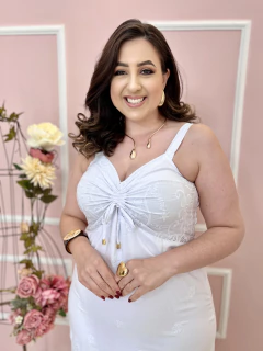 Imagem do Vestido Janaina Curto Laise Alça Larga Detalhe de Amarração no Busto Plus Size