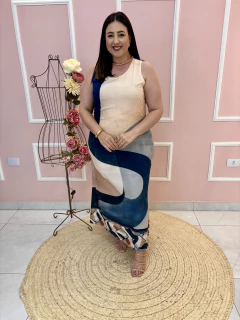 Vestido Jamile Crepe Regata Decote Redondo Fendas Laterais Plus Size na internet