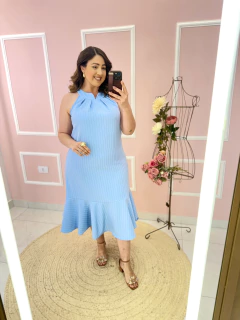 Vestido Jaqueline Risca de Giz Gola com Amarração Babado Barra Plus Size - comprar online