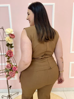 Imagem do Conjunto Monalisa Gabardine Alfaiataria Calça com Cinto e Blusa Ziper Costas Plus Size