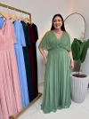 Vestido Milão Tule Decote V Com Franzido Manga Curta Plus Size