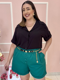 Camisa Plus Size Viscolinho Manga Curta Detalhe Botão Na Manga