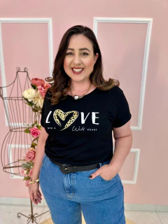 T Shirt Plus Size Malha Love With A Wild Heart na internet