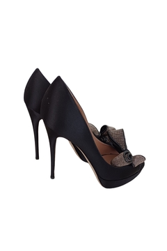 Peep Toe Valentino na internet