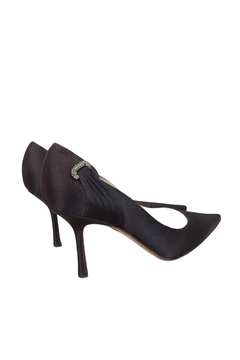 Scarpin Jimmy Choo na internet