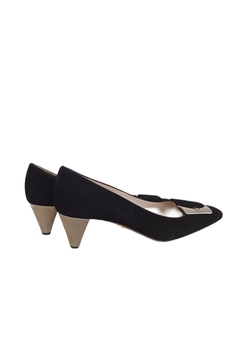 Scarpin Prada na internet