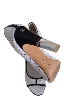 Peep Toe Chanel na internet