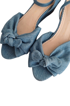 Charlotte Olympia na internet