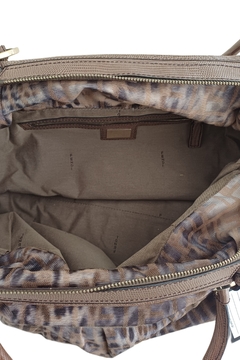 Bolsa Fendi na internet