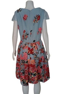 Vestido Carolina Herrera na internet