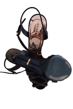 Sandália Gucci na internet