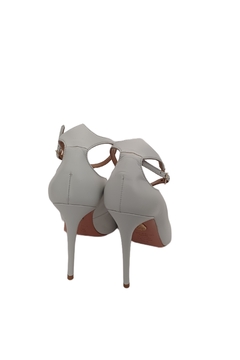 Scarpin Aquazzura na internet