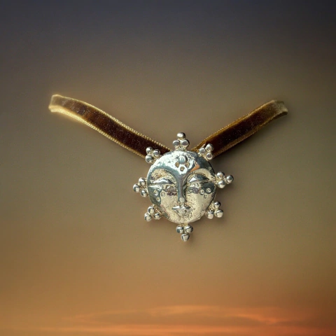 Cara del Sol choker plata - comprar online