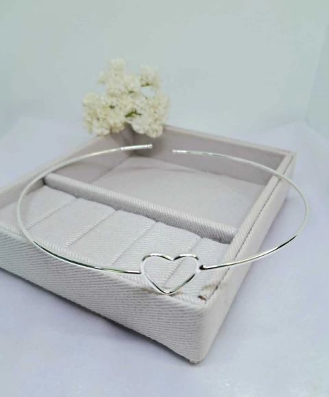 Colar chokers coração vazado prata 925