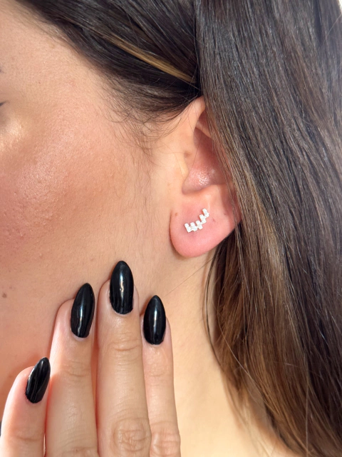 Brinco zig zag zircônias Prata925