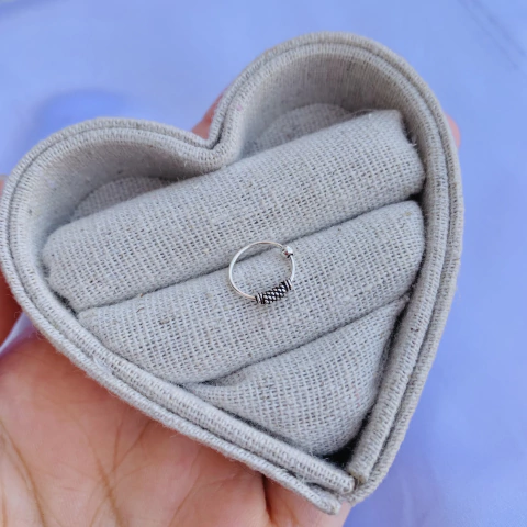 Piercing de Furo detalhado