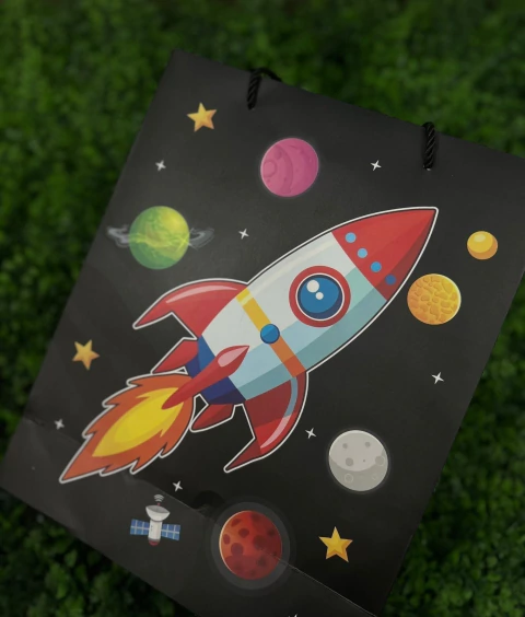 SACOLA PRESENTE MAKE+ 26X32X10 ASTRONAUTA SORT