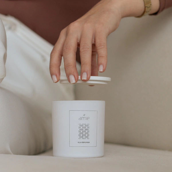 Banner de Amie Candle & Co | Velas aromáticas e perfumaria para ambientes