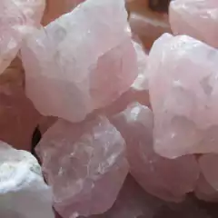 Quartzo Rosa Bruto - Amor e Compaixão na internet