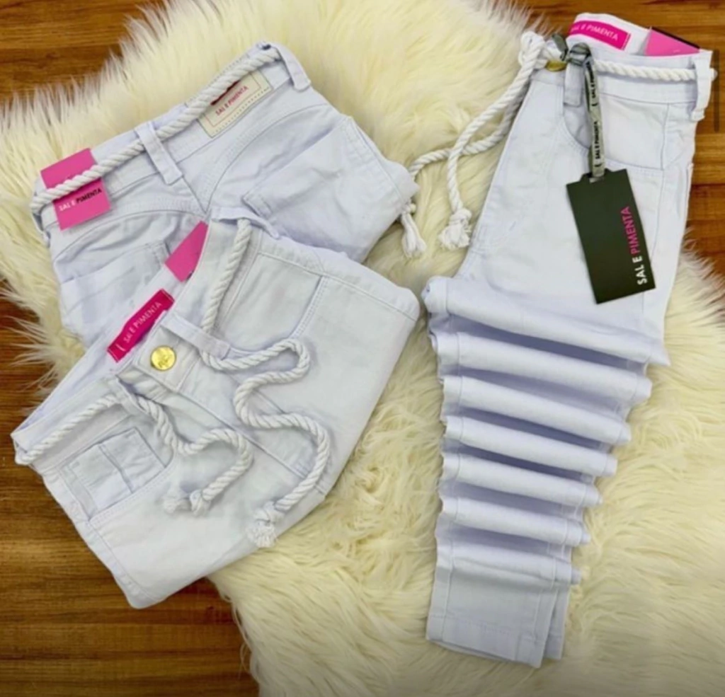 Calça jeans branca sal e pimenta