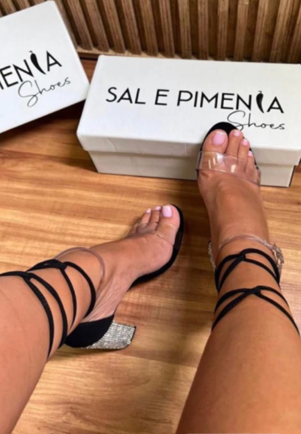 sandalia sal e pimenta bloco strass preta