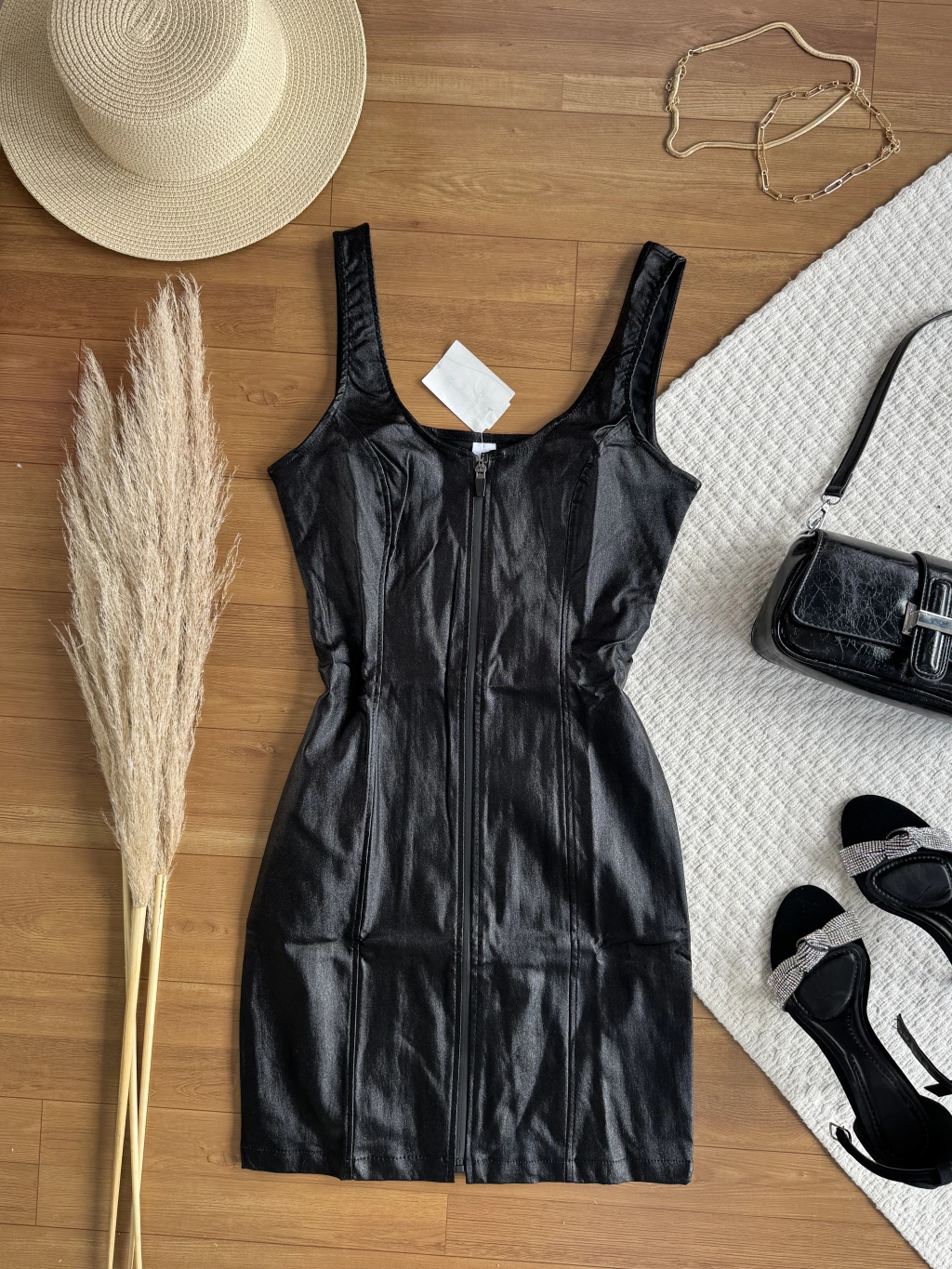 Vestido couro fake zíper