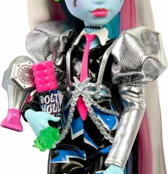 PRÉ ENCOMENDA - Boneca Monster High, Frankie Stein Rockstar animado com acessórios - ORIGINAL na internet