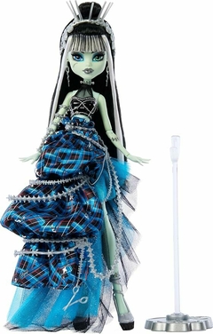 PRÉ ENCOMENDA - Boneca Monster High, Frankie Stein, colecionável da moda Stitched in Style - ORIGINAL - comprar online
