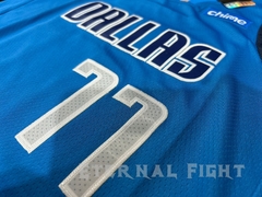 CAMISETA NBA DALLAS MAVERICKS N°77 CELESTE NIÑOS