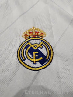 CAMISETA FUTBOL RETRO OFICIAL REAL MADRID 2018 en internet