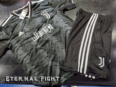 KIT FUTBOL JUVENTUS NEGRO 2023 NIÑO