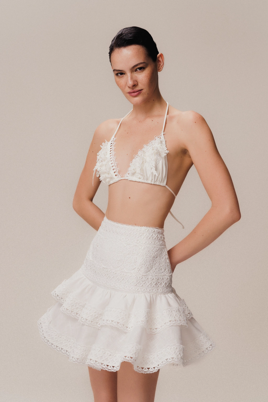SAIA CURTA BABADOS LINHO OFF WHITE LA GEA