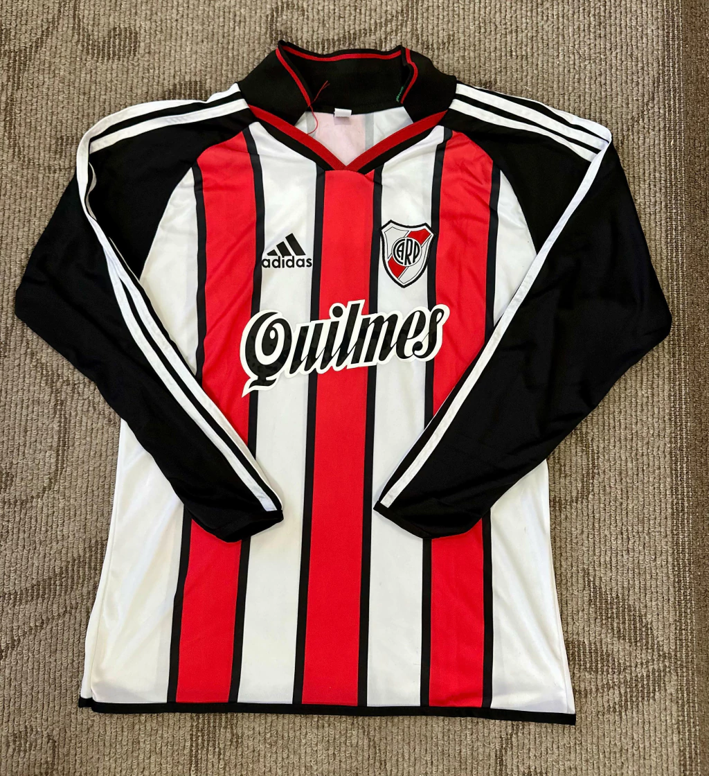 Camiseta Manga Larga Retro Tricolor 1999
