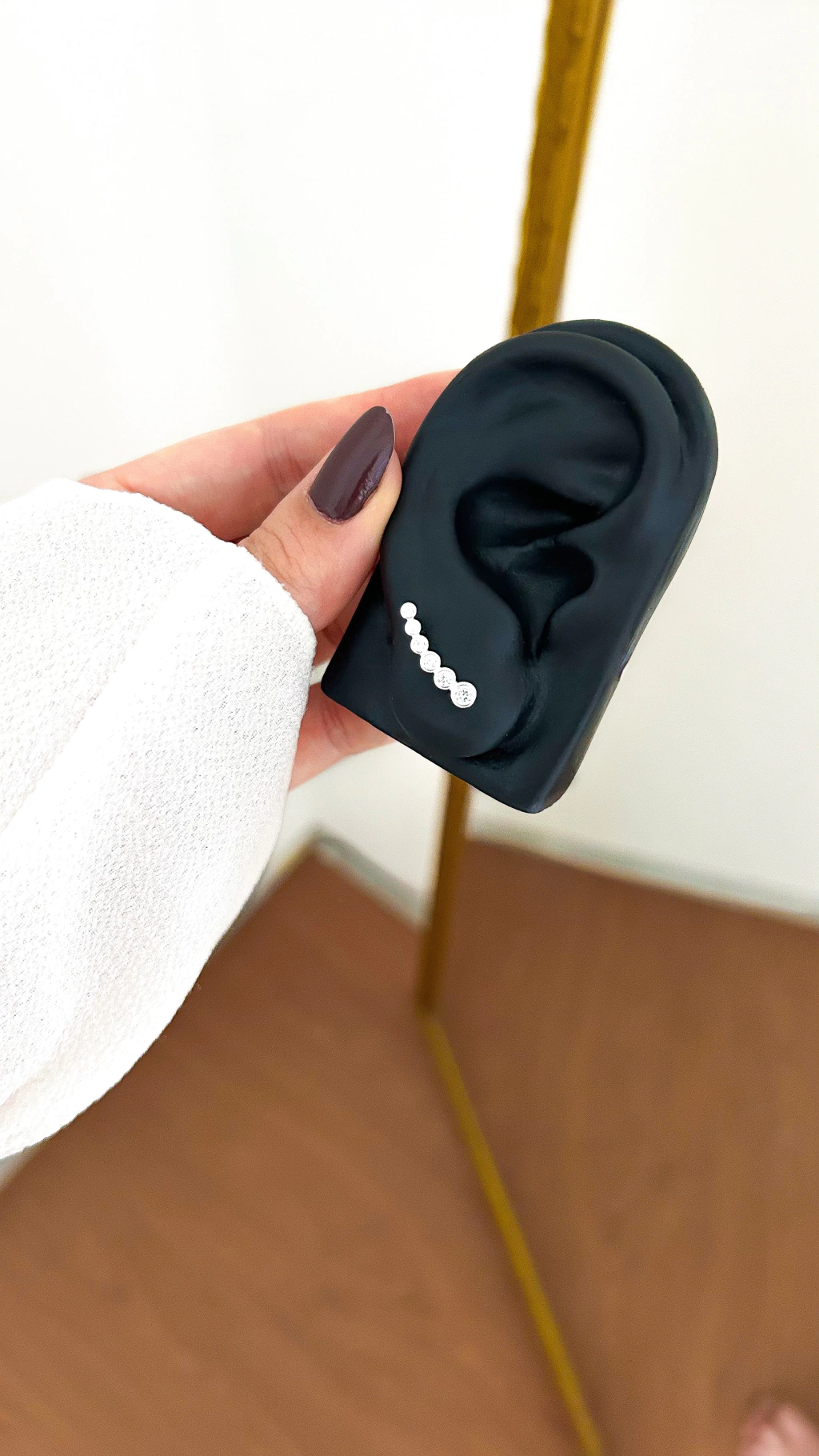 EAR CUFF CRAVEJADO COM ZIRCÔNIA