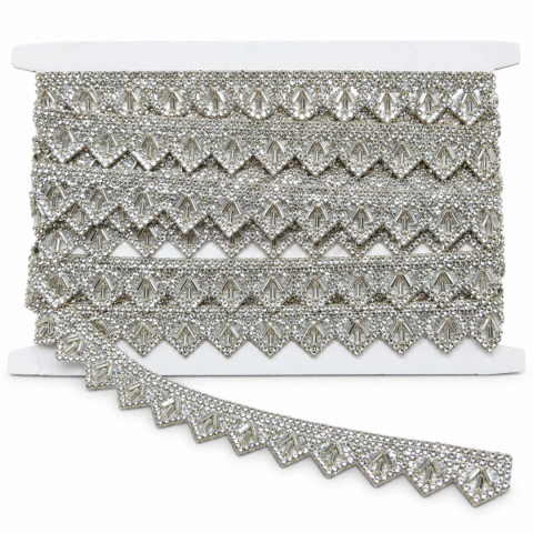 Galón Strass Termoadhesivo Plateado x 5 Yardas – Modelo 2682