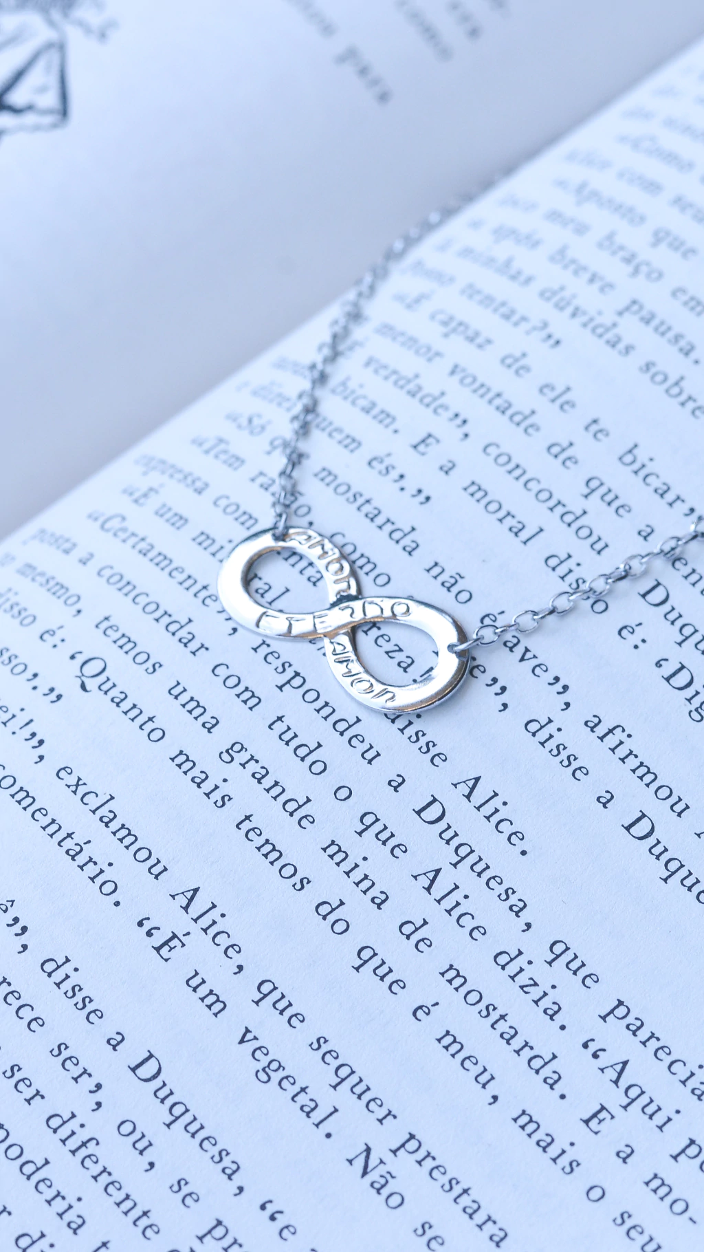 Colar Infinito Amor