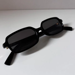 Óculos Solar Kira Preto na internet