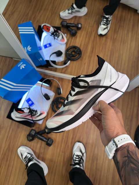 Tênis Adidas Adizero 8 Branco Preto - comprar online