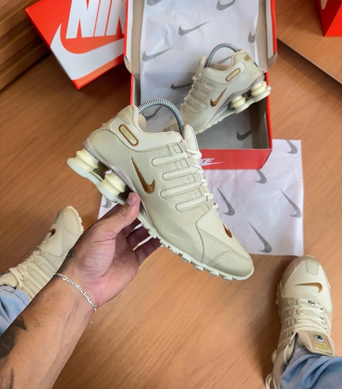 Tênis Shox NZ 4 Molas Nude Gold - comprar online